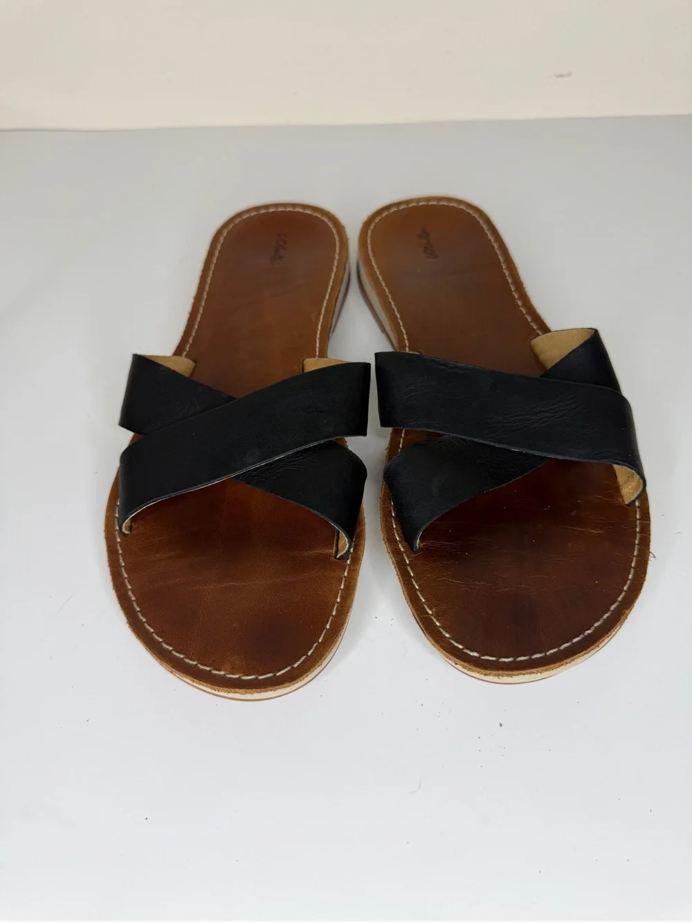 OluKai Ke'A Black Leather Crisscross Slide Sandals Women's Size 38 US 8 Comfort